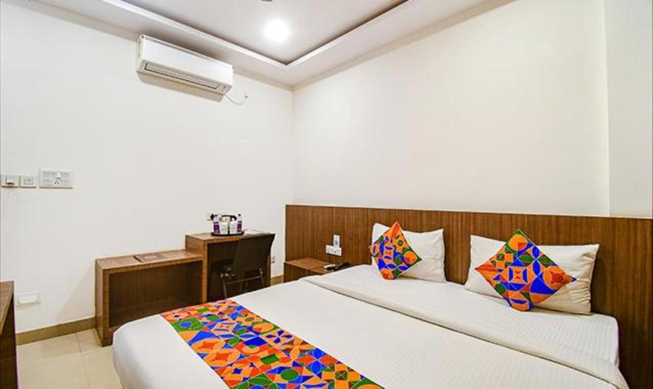 Fabhotel Kzar Select - 2Km From Park Street Калькутта Экстерьер фото