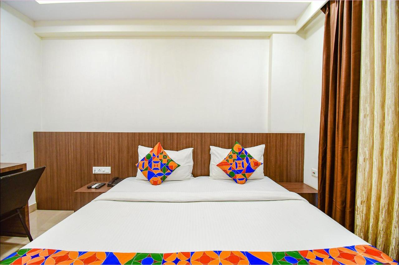 Fabhotel Kzar Select - 2Km From Park Street Калькутта Экстерьер фото